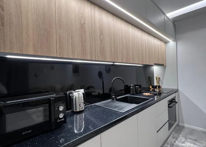 Luxury Lc * Golem (Tirana)